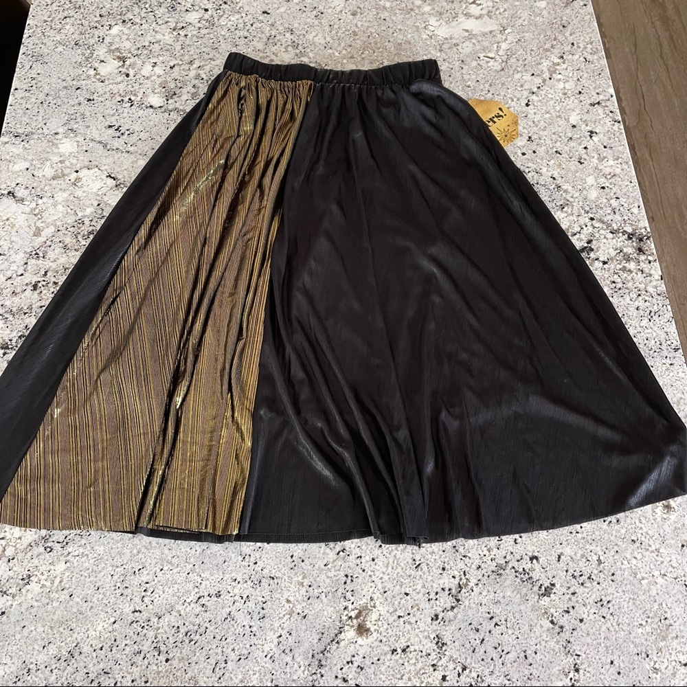 Marc New York by Andrew Marc Women’s Pleated Black/Gold Skirt